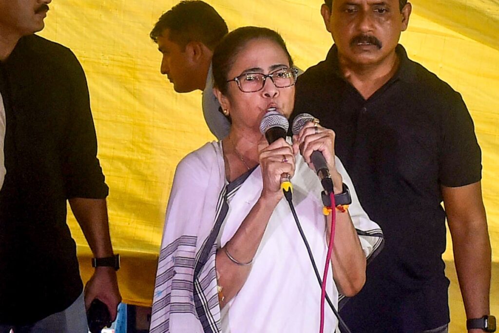 News18 Evening Digest: Mamata Banerjee Visits Kolkata Doctors At Protest Site In 'Last Attempt' To End Impasse, And Other Top Stories