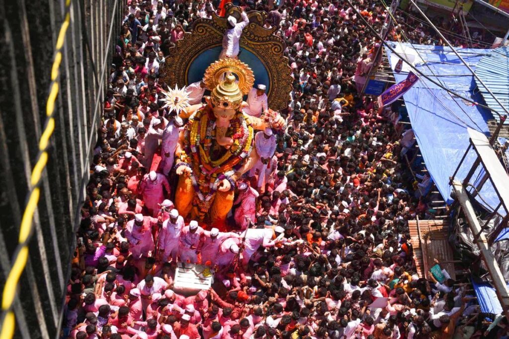 'Making Way For Bappa': Lakhs Of Devotees Say Goodbye To Lalbaugcha Raja Ganesh In Mumbai | WATCH
