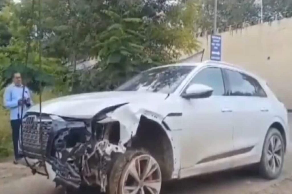 Maharashtra BJP Chief Son Sanket's Luxury Car Hits Several Vehicles in Nagpur; Driver Detained