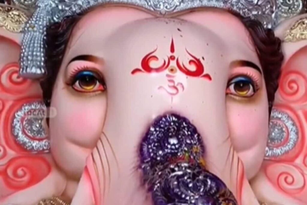 Why Ganesh Chaturthi Laddus Are Auctioned In In Hyderabad's Hanuman Nagar