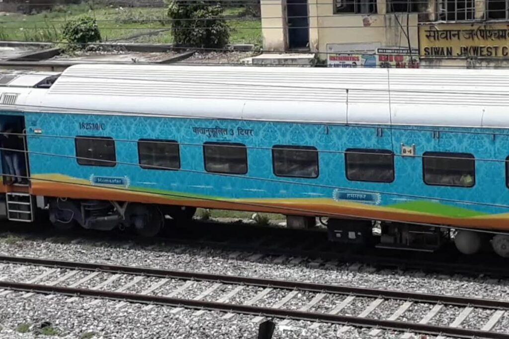 Railway Employee Accused Of Molesting Minor In Train, Angry Passengers Beat Him To Death In UP