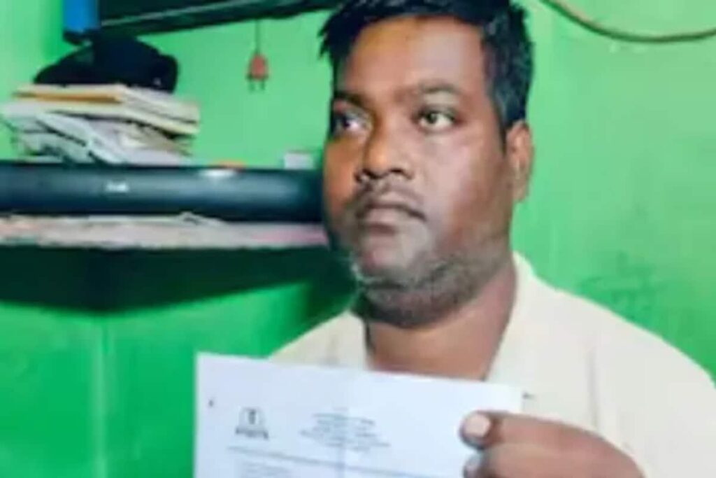 Labourer Earning Rs 10,000 Per Month Gets Income Tax Notice for Rs 2 Crore, Told to File Appeal