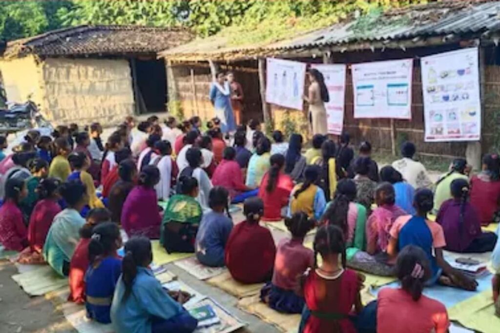 Women Police Personnel at this Distant Bihar Village Are Educating Local Girls, Teaching Them Self-Defence Tricks