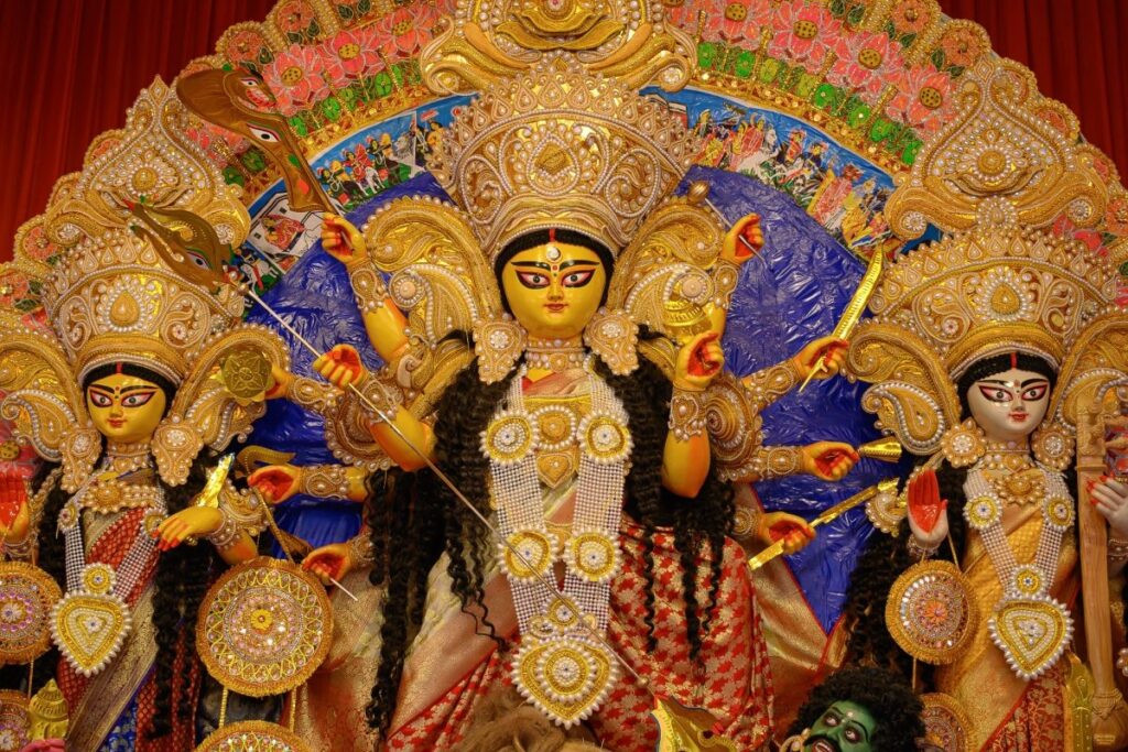 Aaj Ka Panchang, October 11, 2024: Durga Ashtami Tithi, Vrat, and Shubh, Ashubh Muhurat
