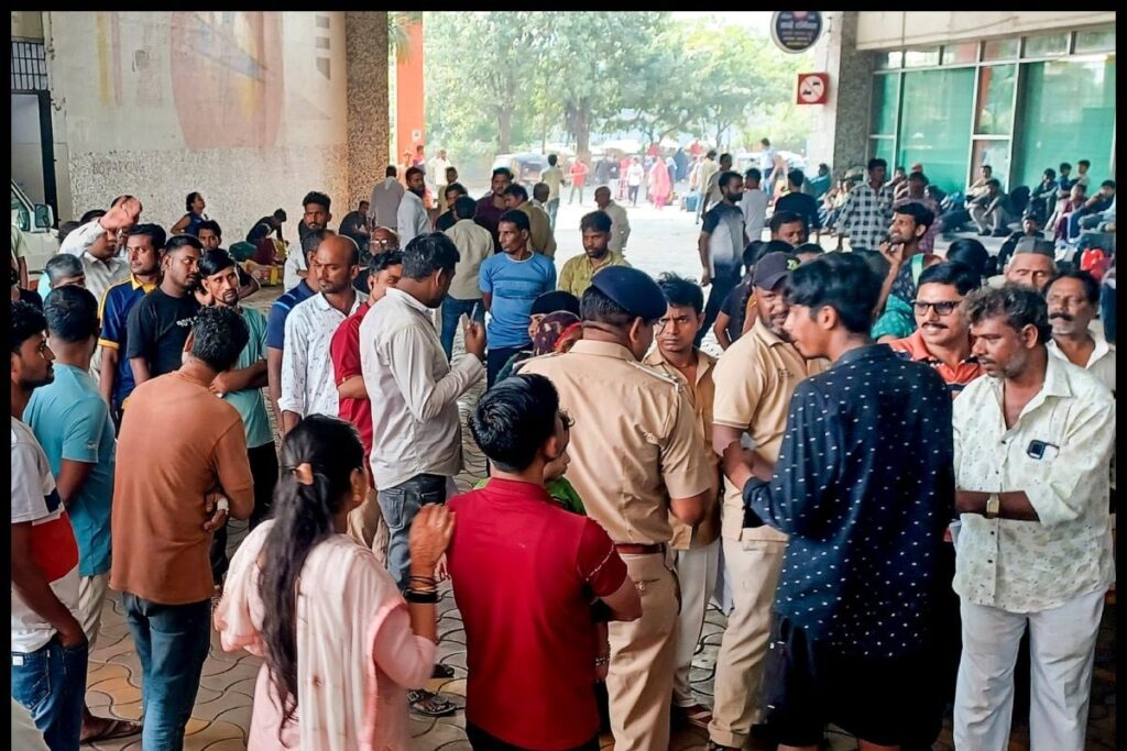 Platform Ticket Sales Suspended At Delhi Railway Stations After Mumbai Stampede