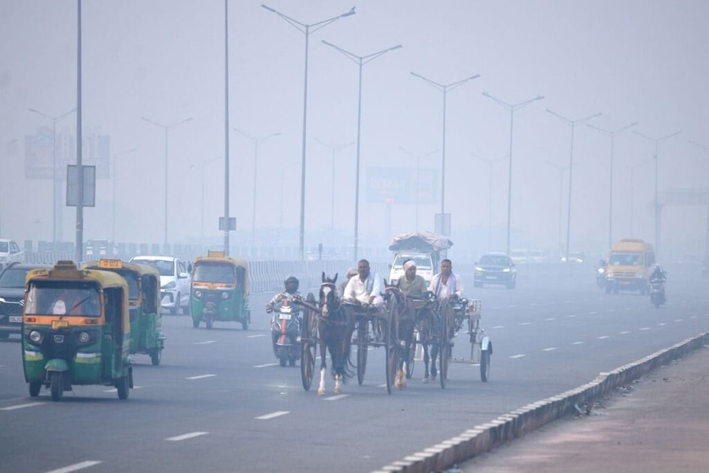 Delhi's Air Quality Improves Ahead of Diwali, AQI In 'Poor' Category After 4 Days