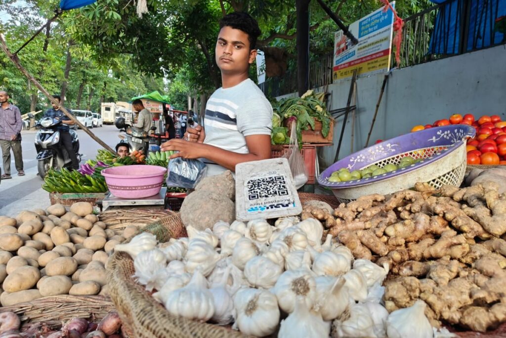 'Chinese Garlic Being Sold Despite Ban': FSDA Officials Spring Into Action As UP's PIL Man Files Petition