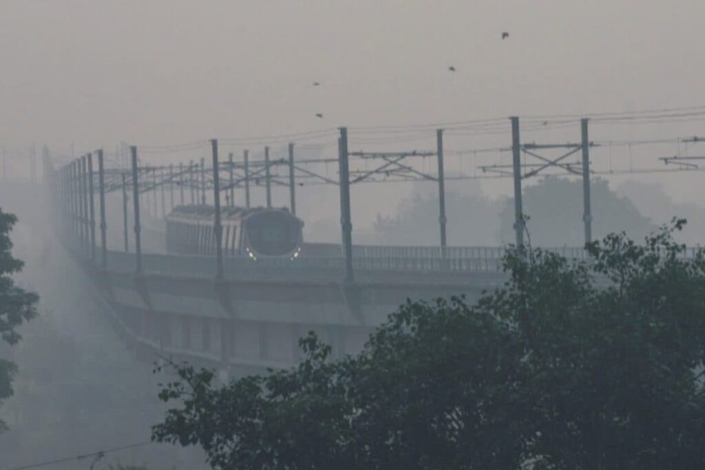 Delhi Metro To Make 40 Extra Trips Daily, More Public Buses To Ply, Says Minister As Air Quality Dips