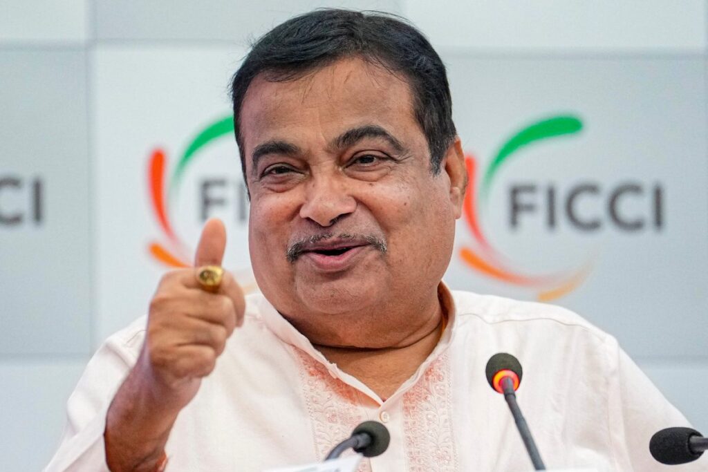 Photos of People Spitting on Road After Eating Pan Masala Should Be Clicked, Published: Nitin Gadkari