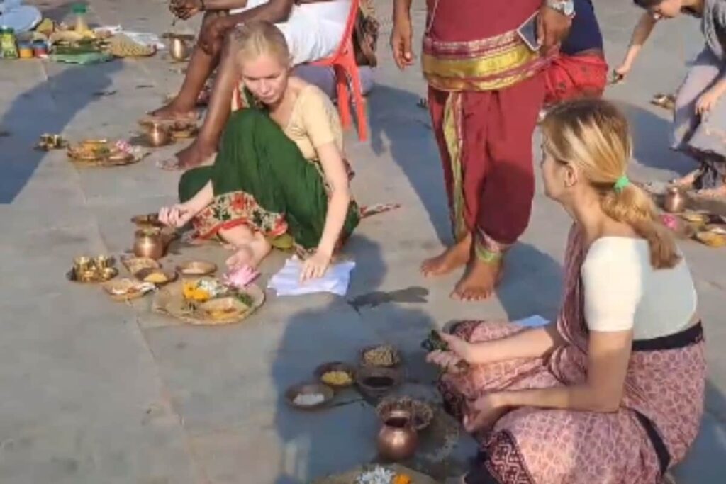 International Pilgrims Perform Pind Dan at Gaya Pitru Paksha Mela, Not The First Time for Some