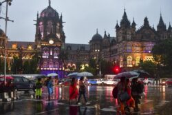 Mumbai Receives Moderate Rainfall, IMD Issues Yellow Alert For Monday