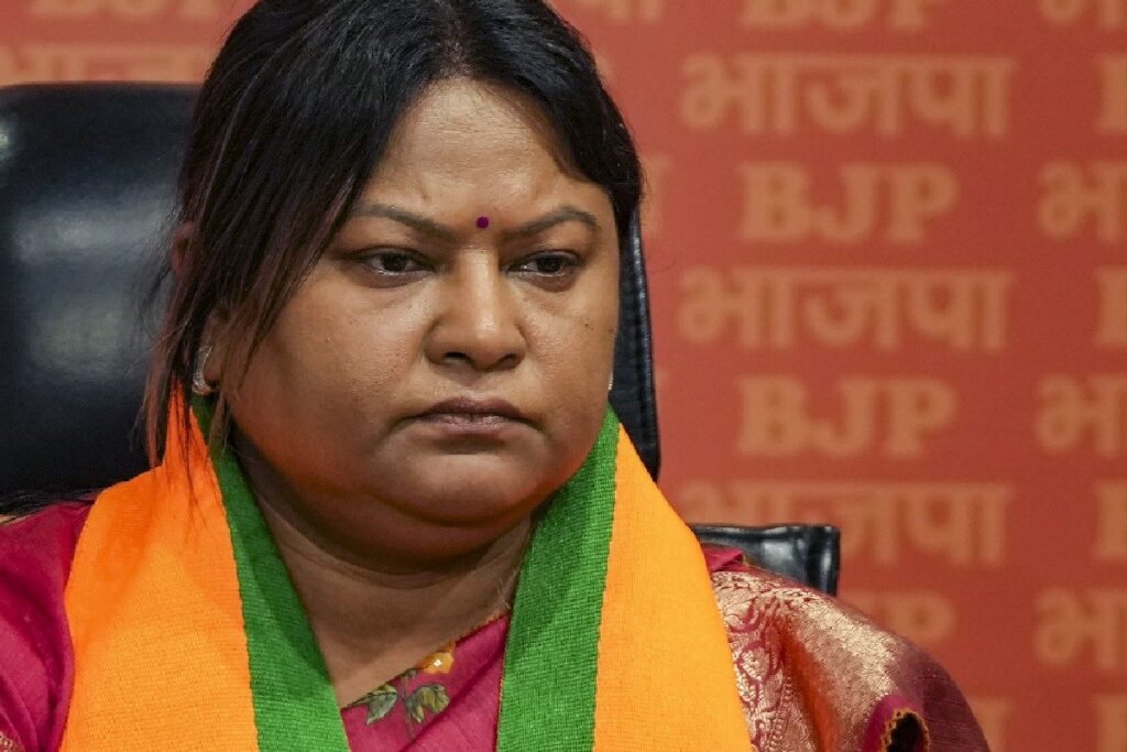 BJP’s Sita Soren Reduced To Tears After Congress Minister Ansari Calls Her ‘Rejected’