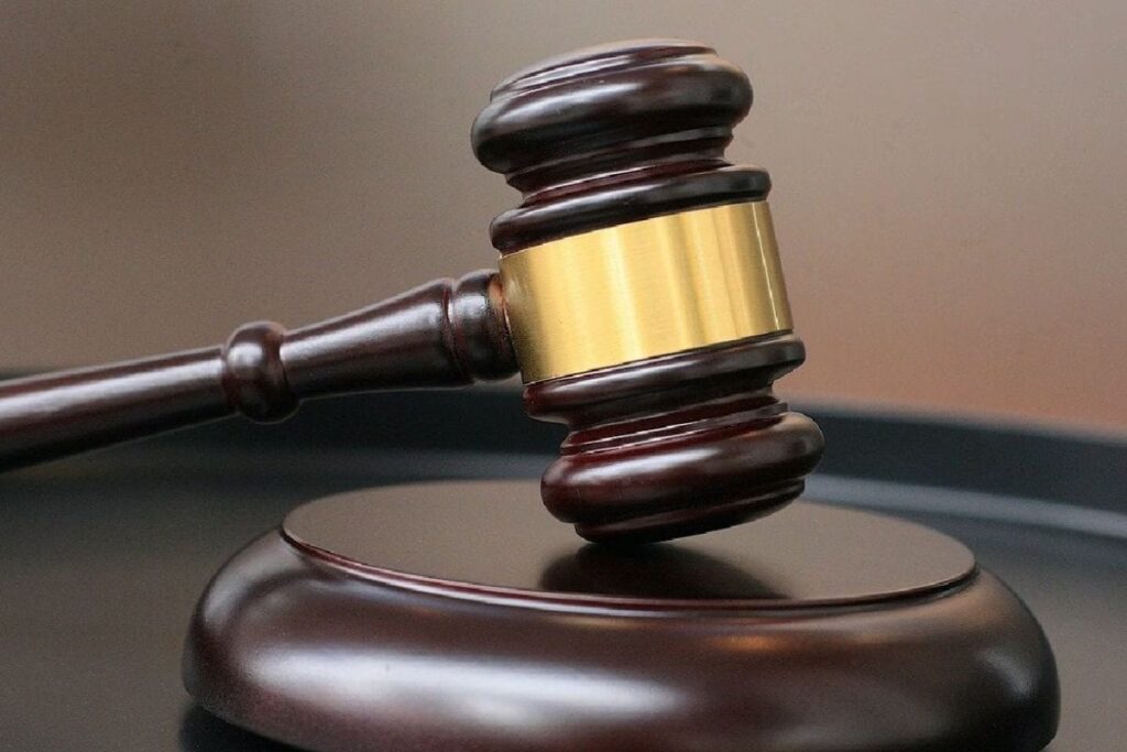 Delhi Court Orders FIR Against Ex-Employees Of Fashion Label For Secretly Accepting Orders From Brand's Clients