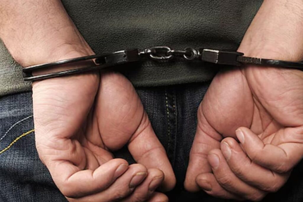 'Walk 21 Steps With Eyes Closed': Gang Held For Looting Women Under The Guise Of Darshan