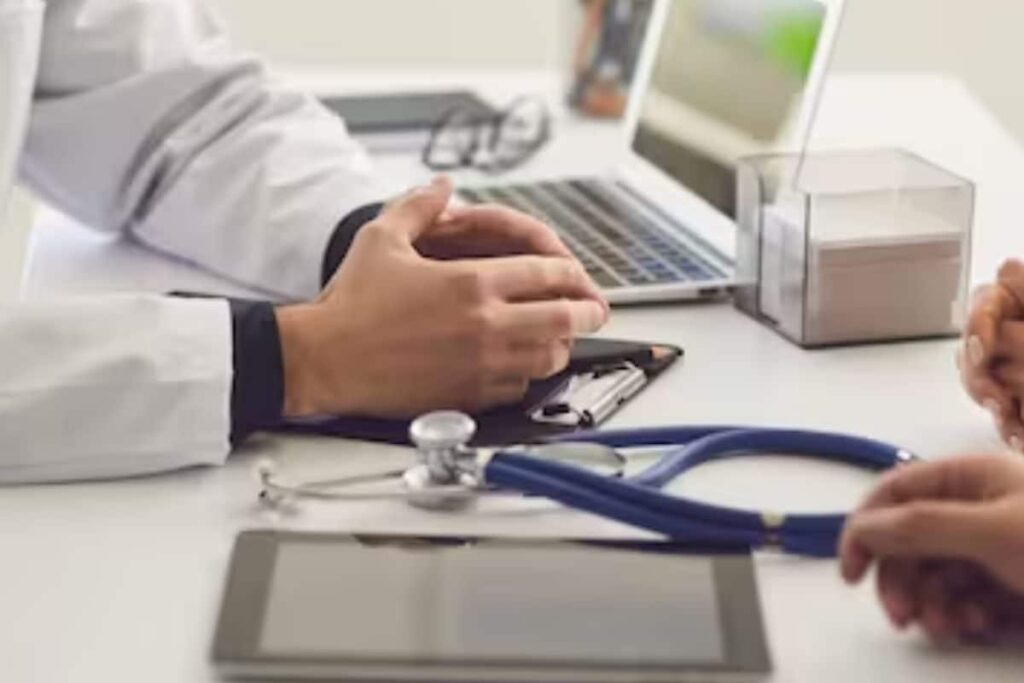 UP Deputy CM Pathak Orders Opening of Separate Medicine Counters for Journalists at Govt Hospitals