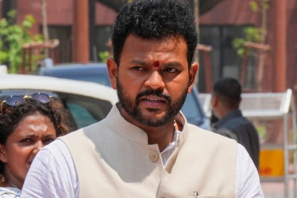 Centre Taking Steps To Ban Hoax Bomb Perpetrators From Flying: Aviation Minister