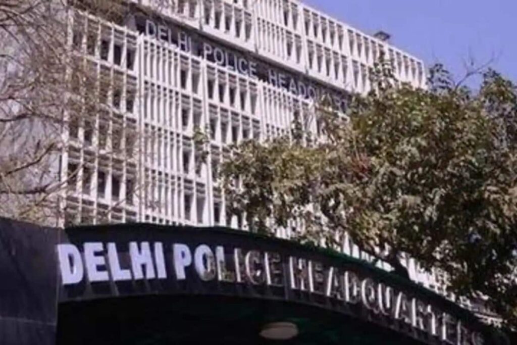Canteen Worker Collapses While Serving Tea at Delhi Police HQ, Dies