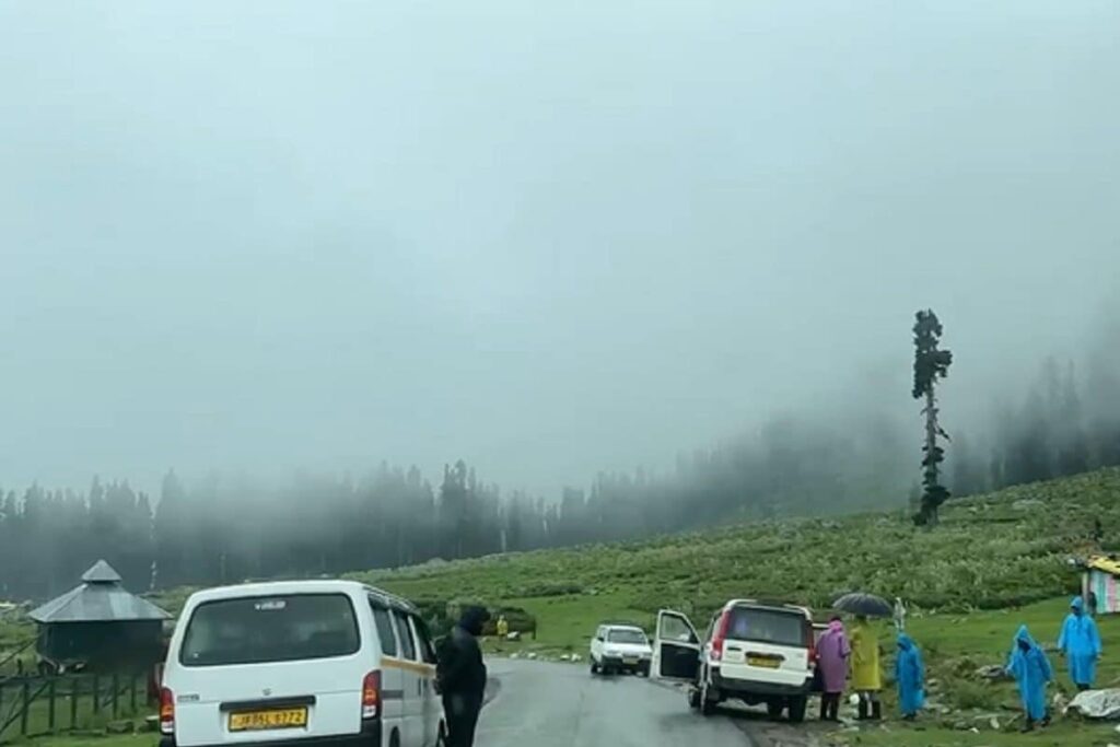 2 Soldiers Injured As Terrorists Attack Army Patrol Vehicle In J&K's Gulmarg