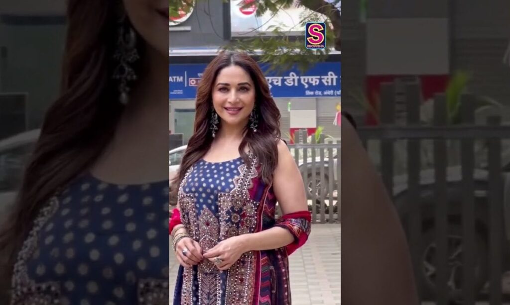 Evergreen Madhuri Dixit Spotted, Sets New Bar For Traditionals! | Bollywood | N18S | #viral