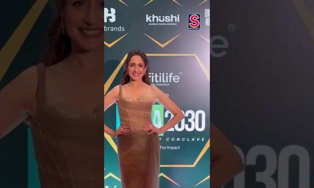 Pragya Jaiswal Looks Like A Dream As She Poses For Paps With A Jubilant Smile | N18S | #shortvideo