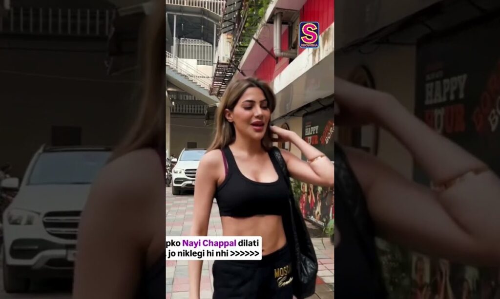 Nikki Tamboli Slays In Her All Black Gym Fit, Flexes Abs! | Nikki Tamboli | News18 | N18S #shorts
