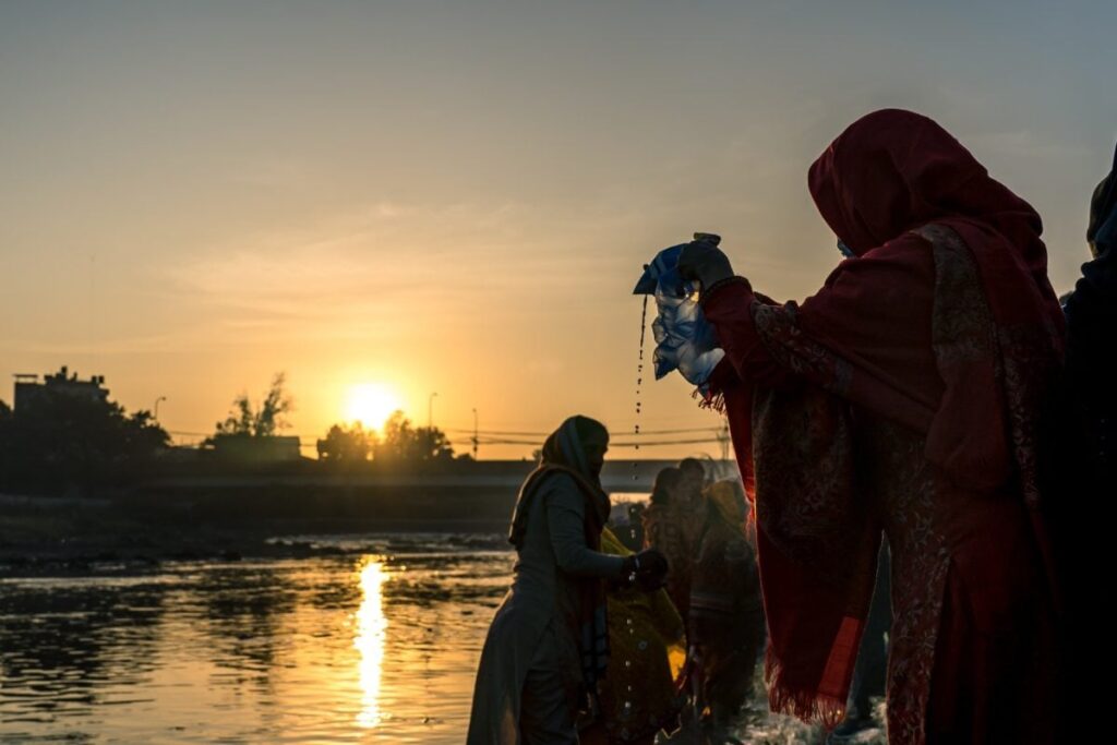 Chhath Puja 2024: What Is Sandhya Arghya? Sunset Timing, Significance And Rituals