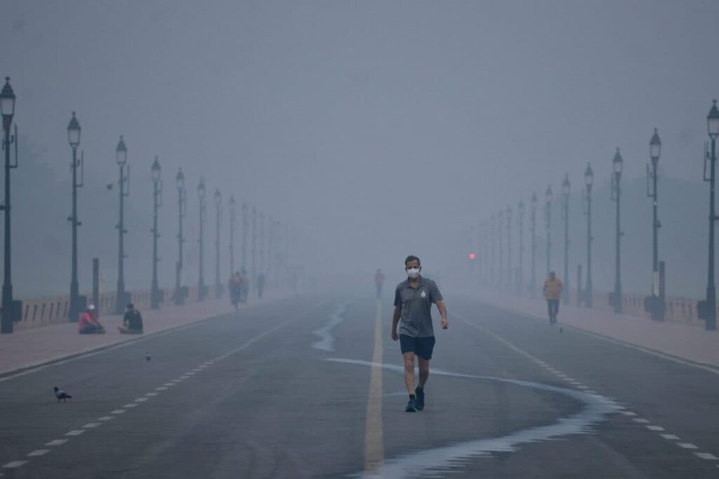 No Respite From Air Pollution In Delhi, AQI In Several Areas Inches Close To 450