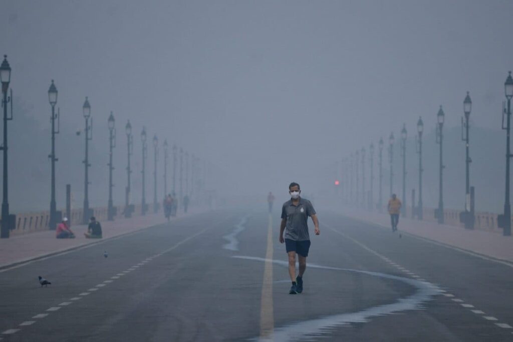 Toxic Haze Engulfs Delhi As Winter Chill Arrives, Expect Foggy Days Ahead