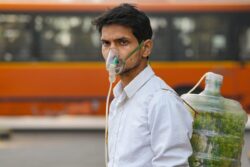 Delhi Air Quality Remains 'Very Poor', Several Areas Record AQI Over 400