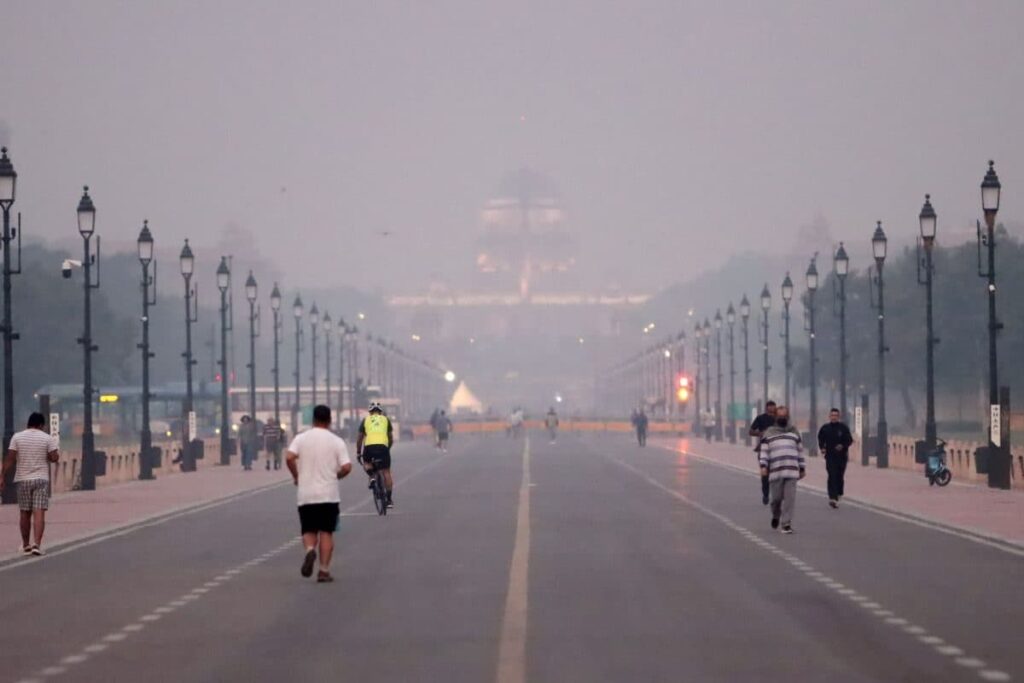 Delhi Air Quality 'Severe' In Several Areas, Mumbai AQI Improves But Smog Envelops Both Cities