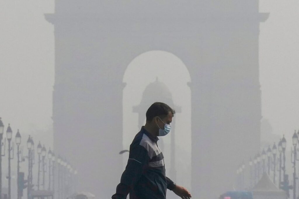 Thick Fog Blankets Delhi As AQI Remains 'Severe' For Fourth Straight Day