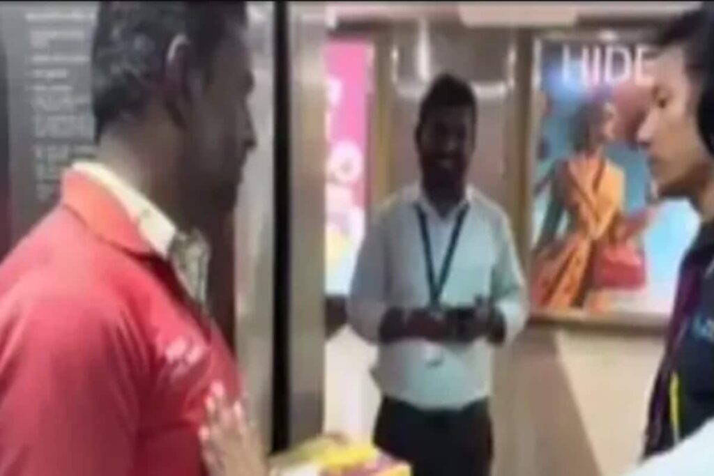 Bengaluru's Mantri Mall Refuses To Let Food Delivery Boy Use Lift, Sparks Outrage