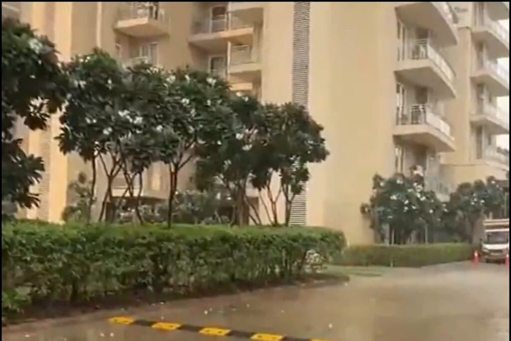 Gurugram's Housing Society Uses Sprinklers For 'Artificial Rain' Amid Worsening AQI | Video