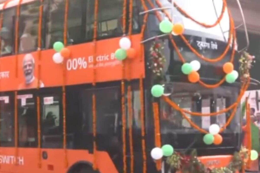 Lucknow Gets It First Double-decker Electric Bus | Watch