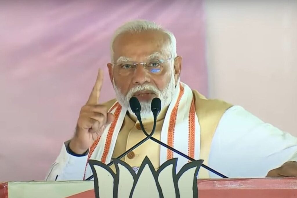 News18 Evening Digest: PM Modi Challenges Rahul Gandhi To Praise Savarkar, Bal Thackeray & Other Top Stories