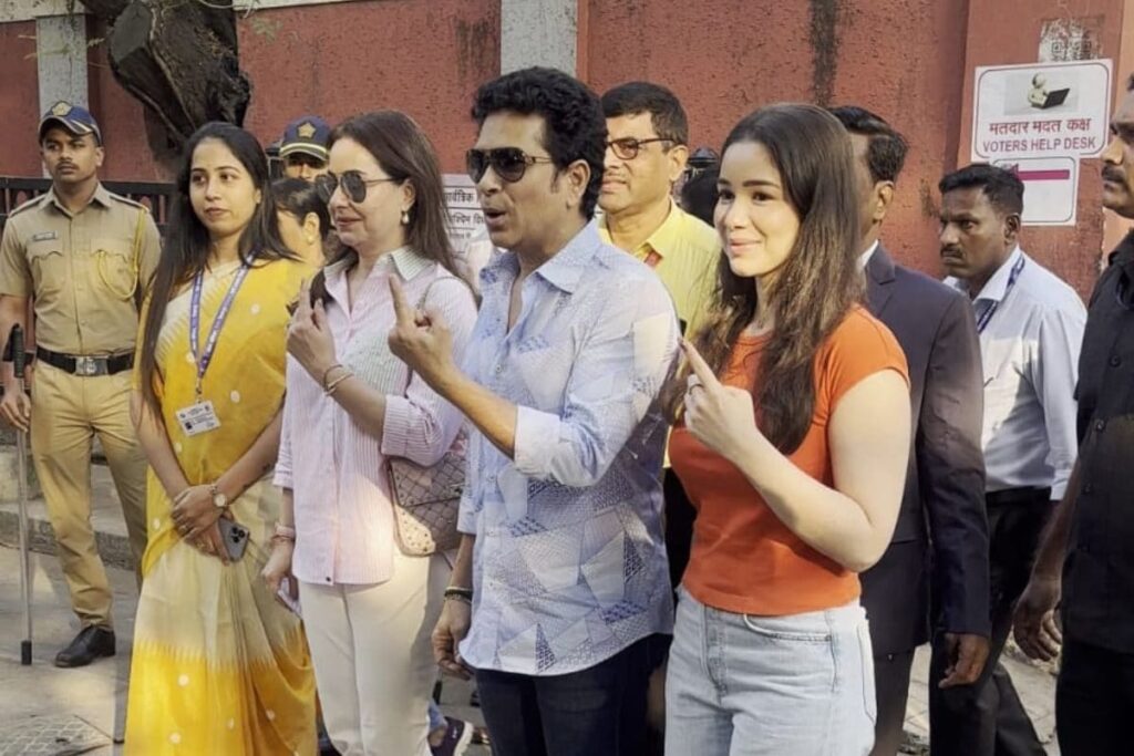 Sachin Tendulkar & Family Cast Vote In Mumbai, Urge People Of Maharashtra To 'Come Out And Vote': Watch