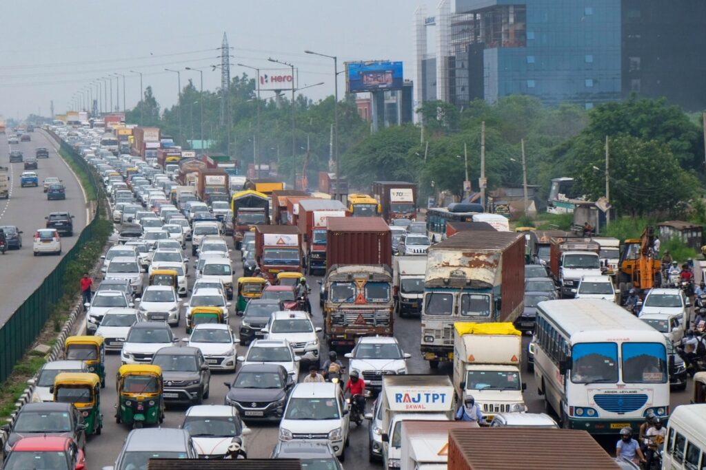 Delhi Residents To Face Heavy Penalties As Traffic Police Crack Down On Illegal Parking, Speeding