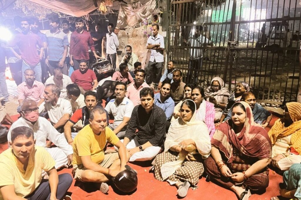 'Anti-Purvanchali': AAP, BJP Lock Horns Over Getting Chhath Puja Ghat Ready In South Delhi