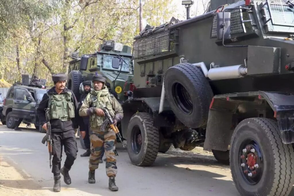 2 Trekkers Got Stuck During Anti-Terror Operations In J&K: Here's What Happened Next