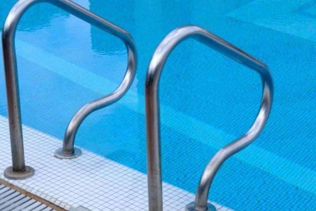 Karnataka Tragedy: Two Women Try To Save Friend From Drowning In Pool, All Three Die