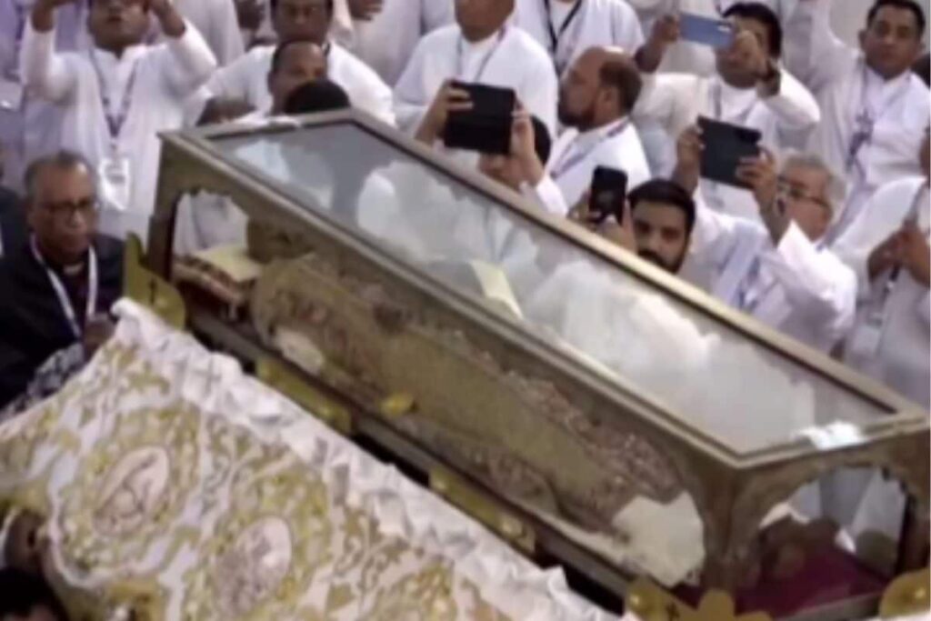 Devotees Throng Goa For Exposition Of Saint Francis Xavier’s Relics | Video