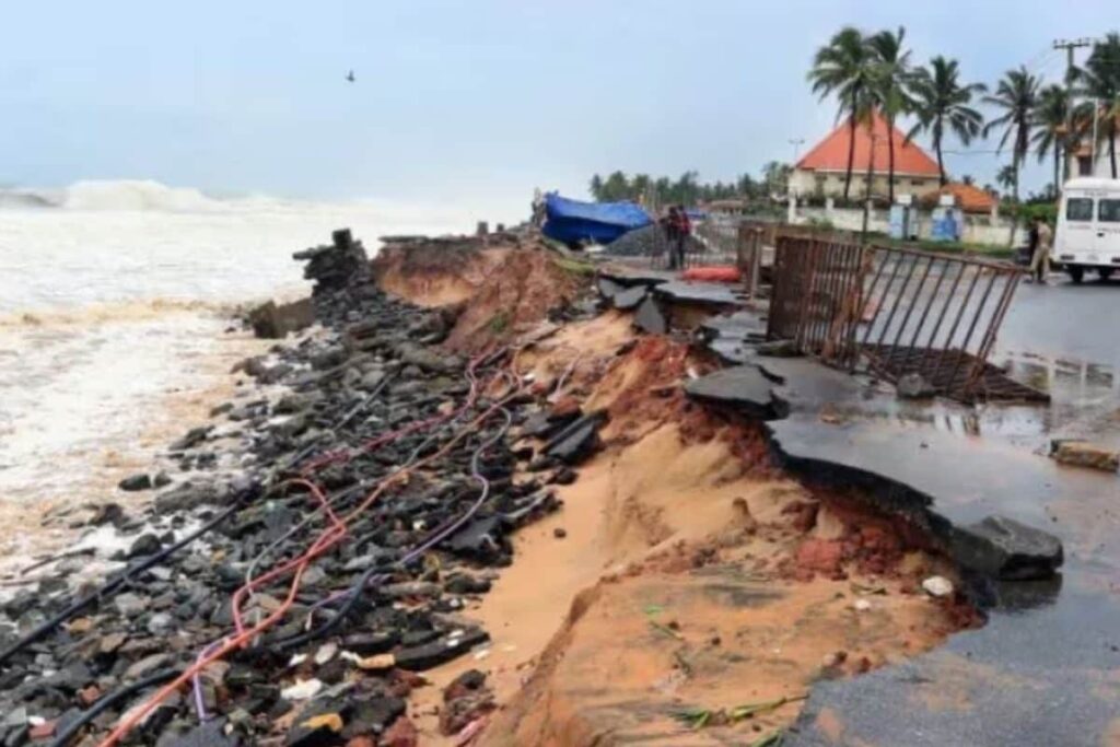 Cyclone Fengal Live Updates: Metro, Bus Services Hit As Heavy Rain Lashes Chennai Ahead Of Landfall