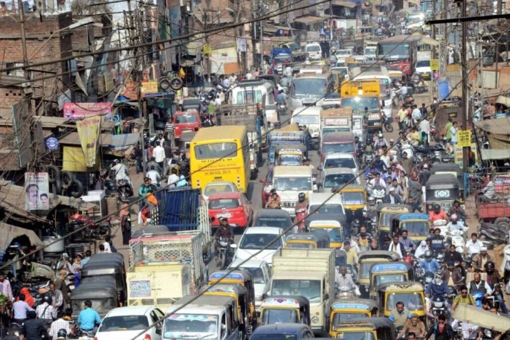 Cops Only Interested In Challans, Say Commuters As Traffic Consumes This Crossing In Bhopal