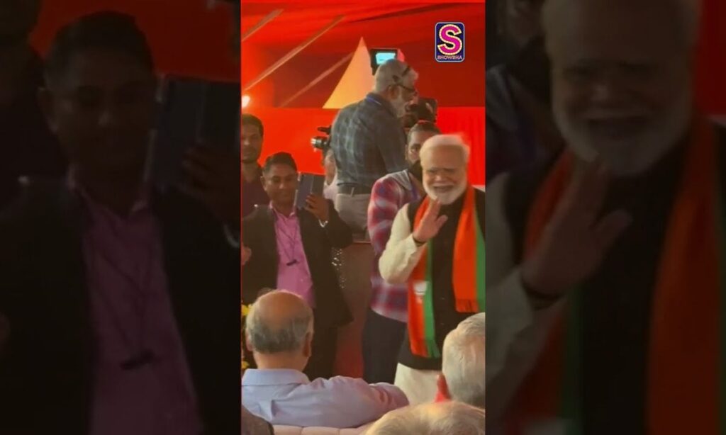 Wait, Is That Modi Ji? A Surprising Doppelgänger Spotted At The Mahayuti Oath-Taking Ceremony | N18S