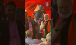 Wait, Is That Modi Ji? A Surprising Doppelgänger Spotted At The Mahayuti Oath-Taking Ceremony | N18S