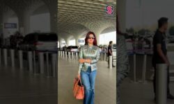 Twinkle Khanna ‘Twinkles’ Like A Star, Gets Papped At Mumbai Airport | N18S | #trendingshorts