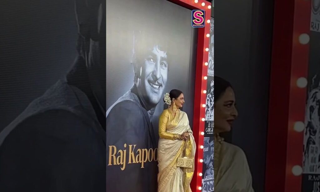 An Emotional Moment For Rekha Ji As She Touches Raj Kapoor'S Poster | Bollywood | N18S | #viral