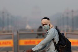 Delhi's AQI Falls Below 300-Mark After A Month As Dry Winds Carry Off Pollutants