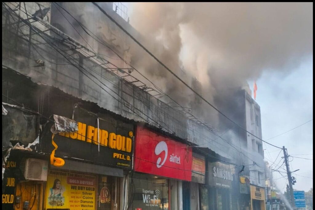 People Jump Off Building After Massive Fire Breaks Out At Delhi Restaurant | Video