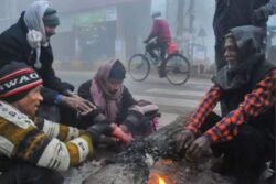 North India Shivers As Cold Wave Intensifies, Delhi Airport Issues Advisory: Top Weather Updates